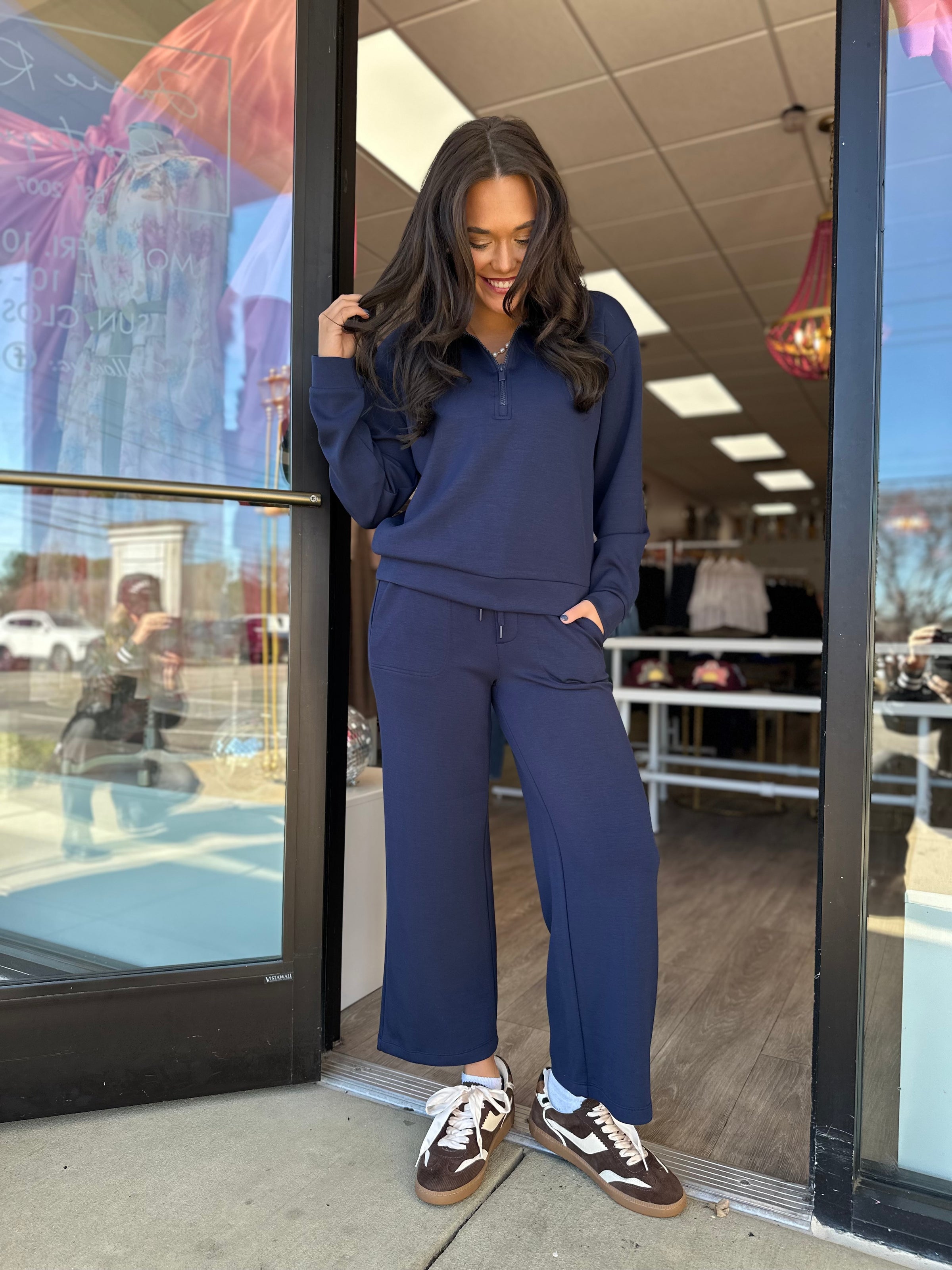 Liverpool Pull on Crop Wide Leg in Navy (1 LARGE)