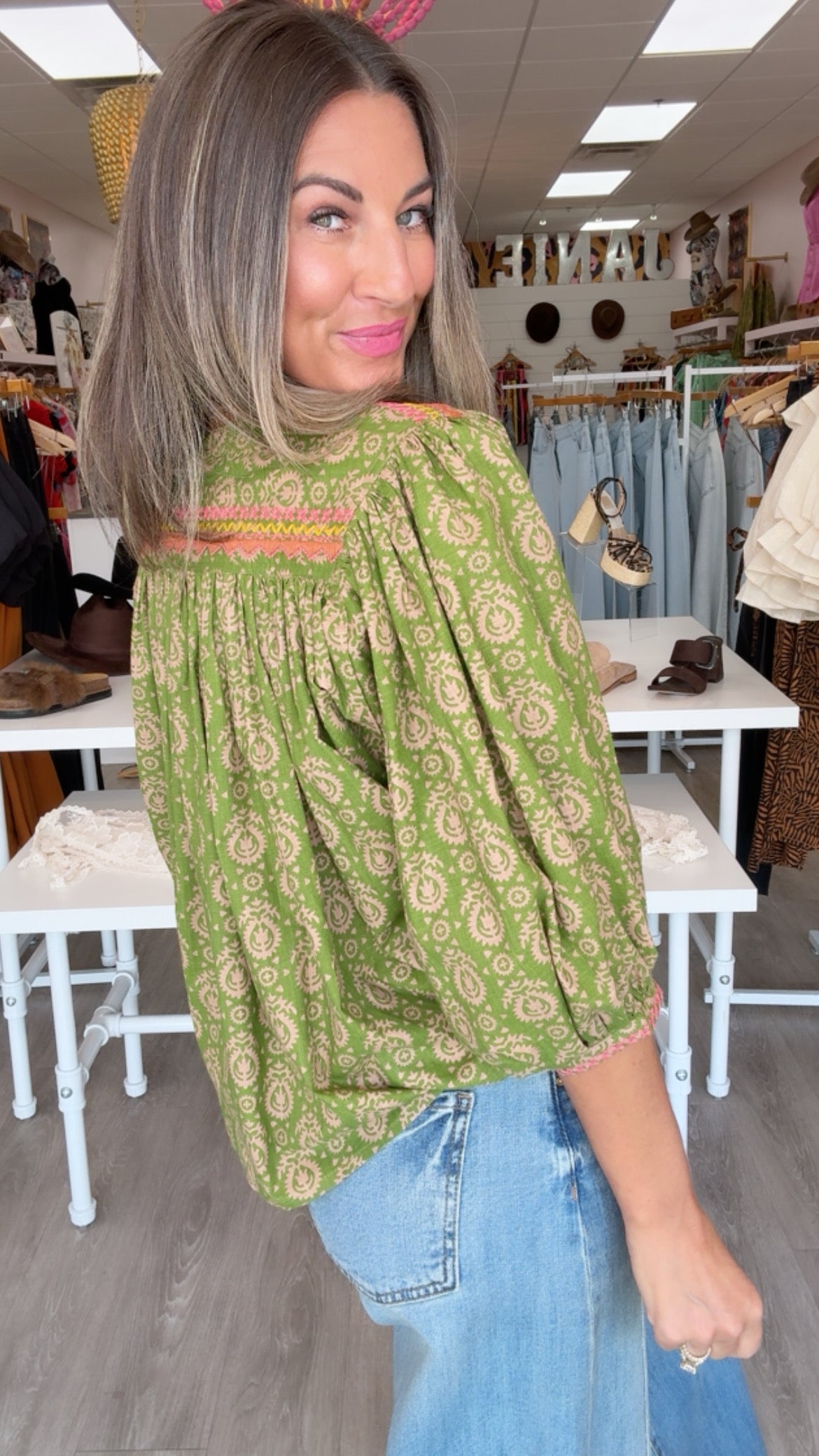 Ivy Jane | Yoke Embroidered Top (1 MEDIUM)