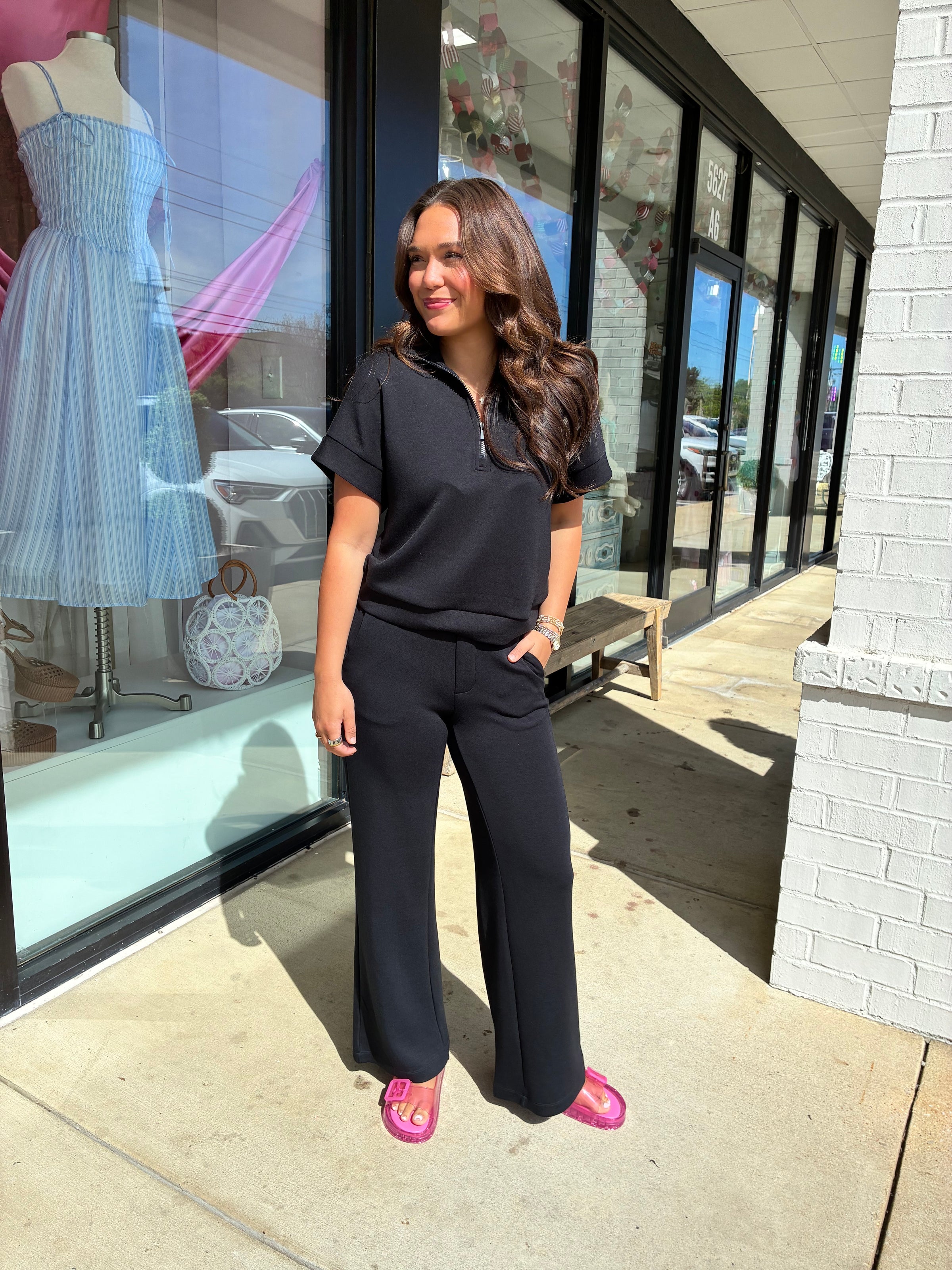 Liverpool | Pull on Wide Leg Crop Trouser in Black (1 LARGE)