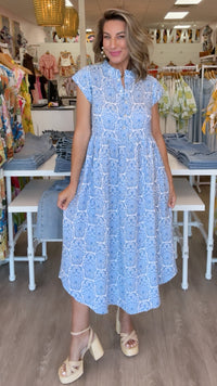 Ivy Jane | Blue Linen Blues Dress (1 XL)
