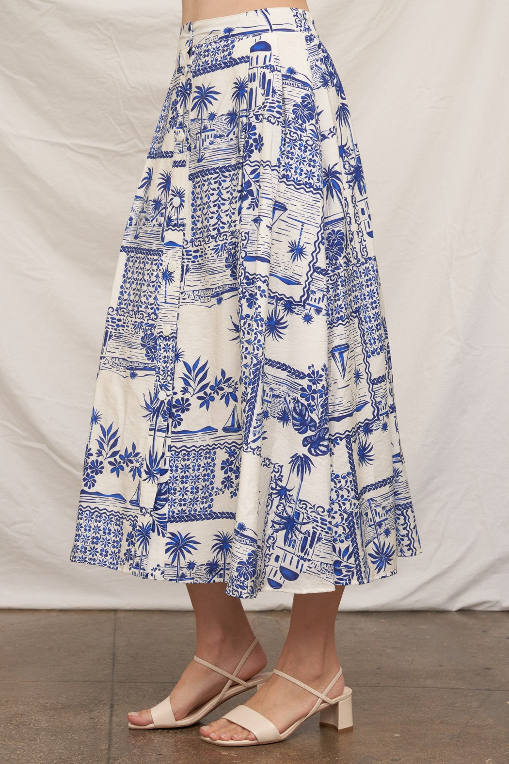 White/Blue Printed Skirt Set (1 LARGE)