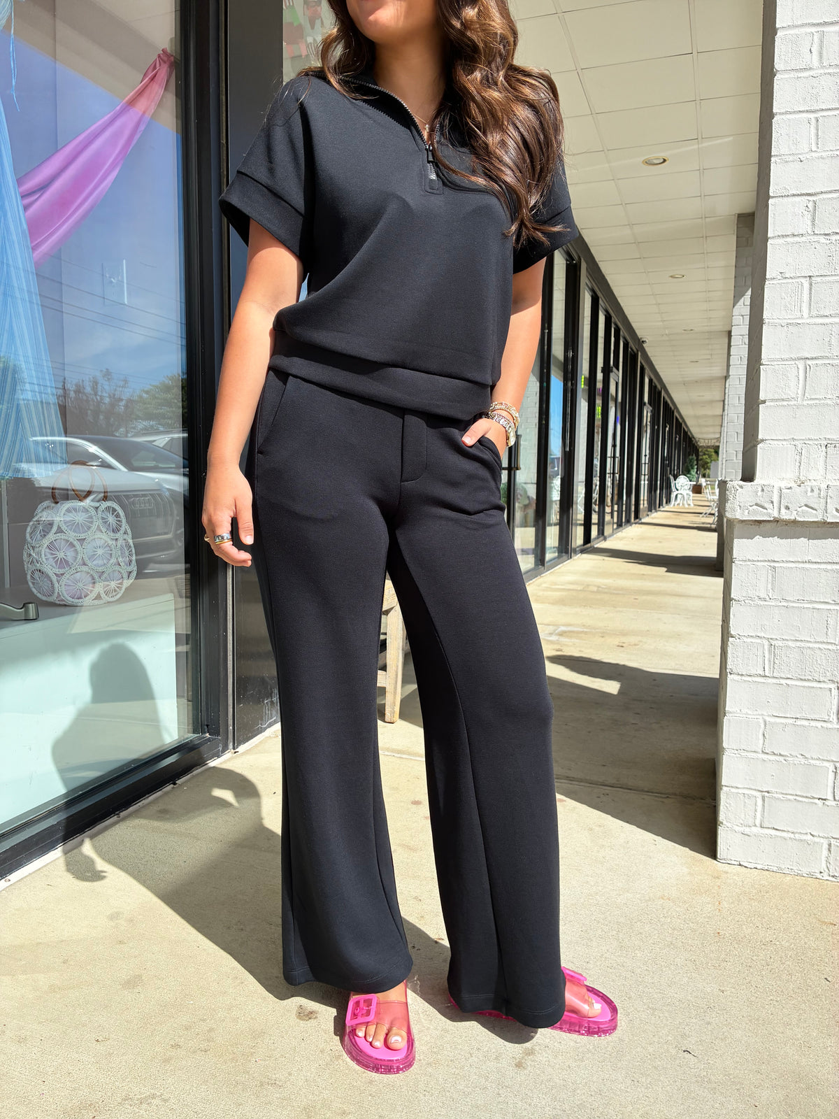 Liverpool | Pull on Wide Leg Crop Trouser in Black (1 LARGE)