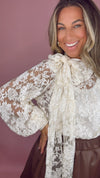 ASTR Cinthia Vintage Cream Floral Top