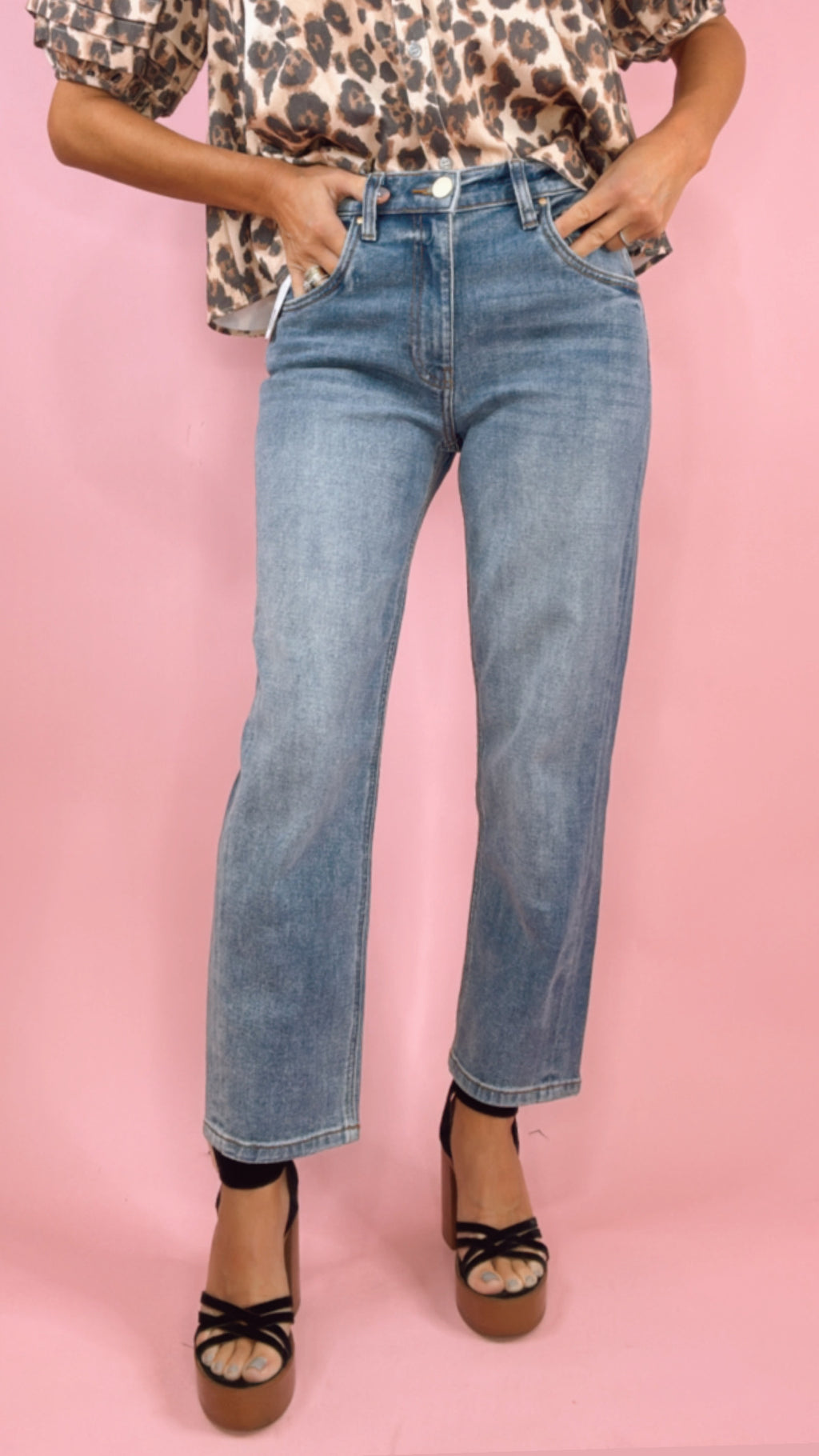 Kut Kit High Rise Relaxed Baggy Straight Leg in Ahead Wash
