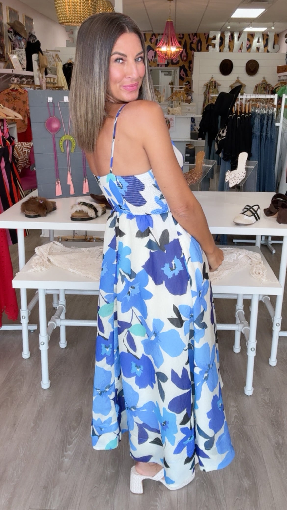ASTR | Janna Floral Plunge Midi Dress