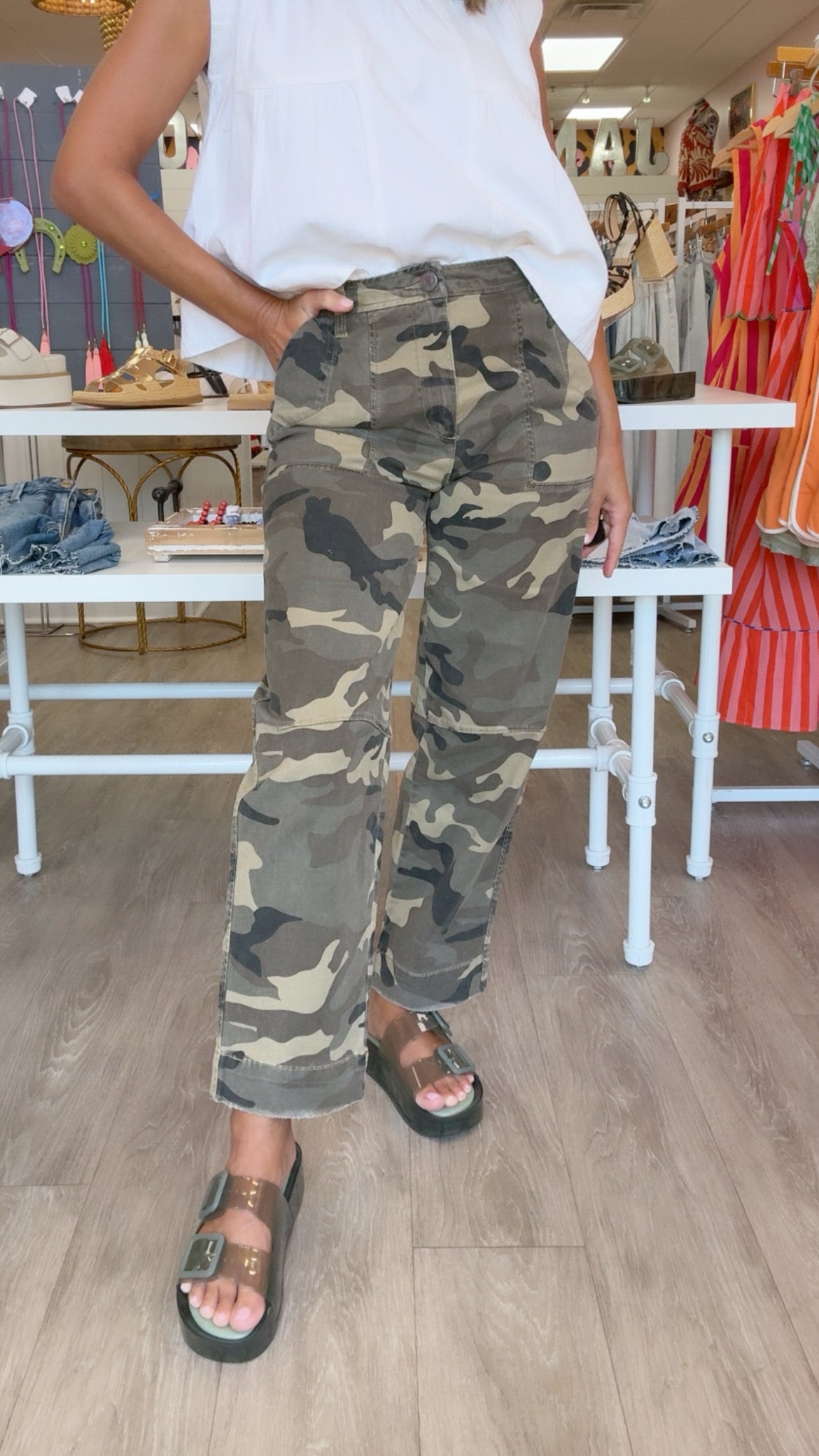 KUT | Ashton Wide Leg Barrel in Olive Camo