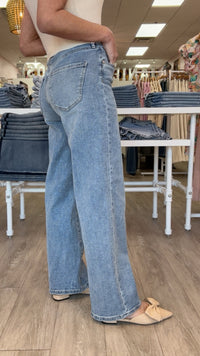 Liverpool Stride High Rise Wide Leg in Carbon Canyon