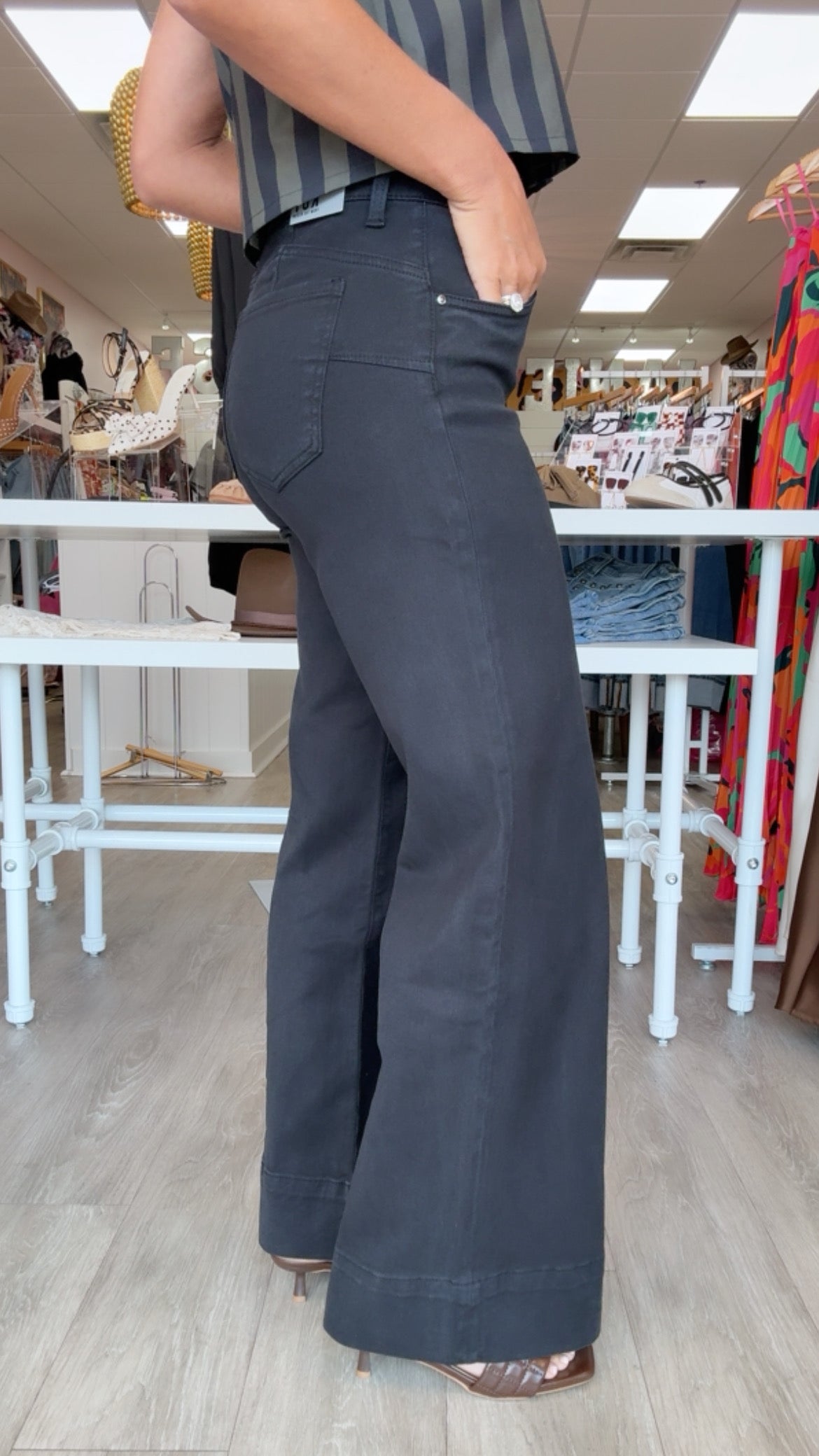 Kut | Maya High Rise Wide Leg in Black