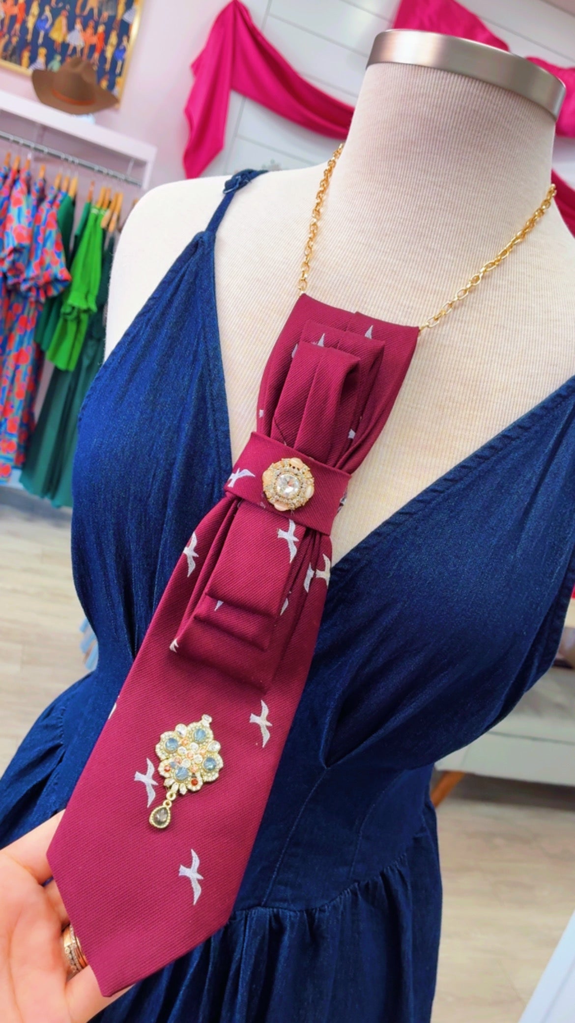 Tie Necklace | Maroon Bird Print