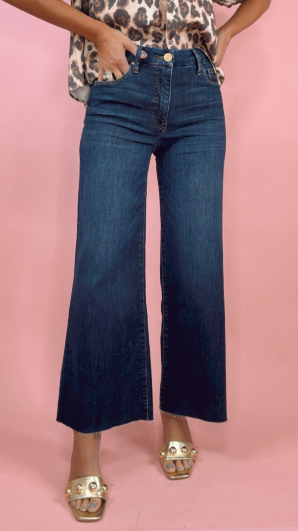 Kut Meg High Rise Wide Leg in Innoxious Wash