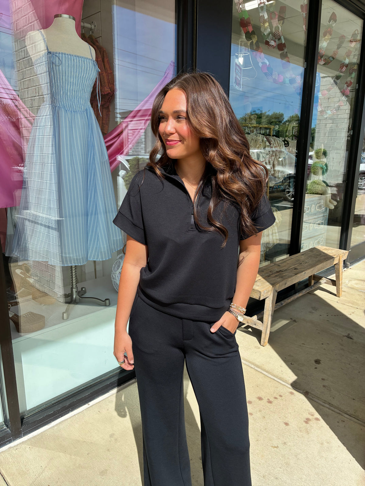Liverpool | Pull on Wide Leg Crop Trouser in Black (1 LARGE)