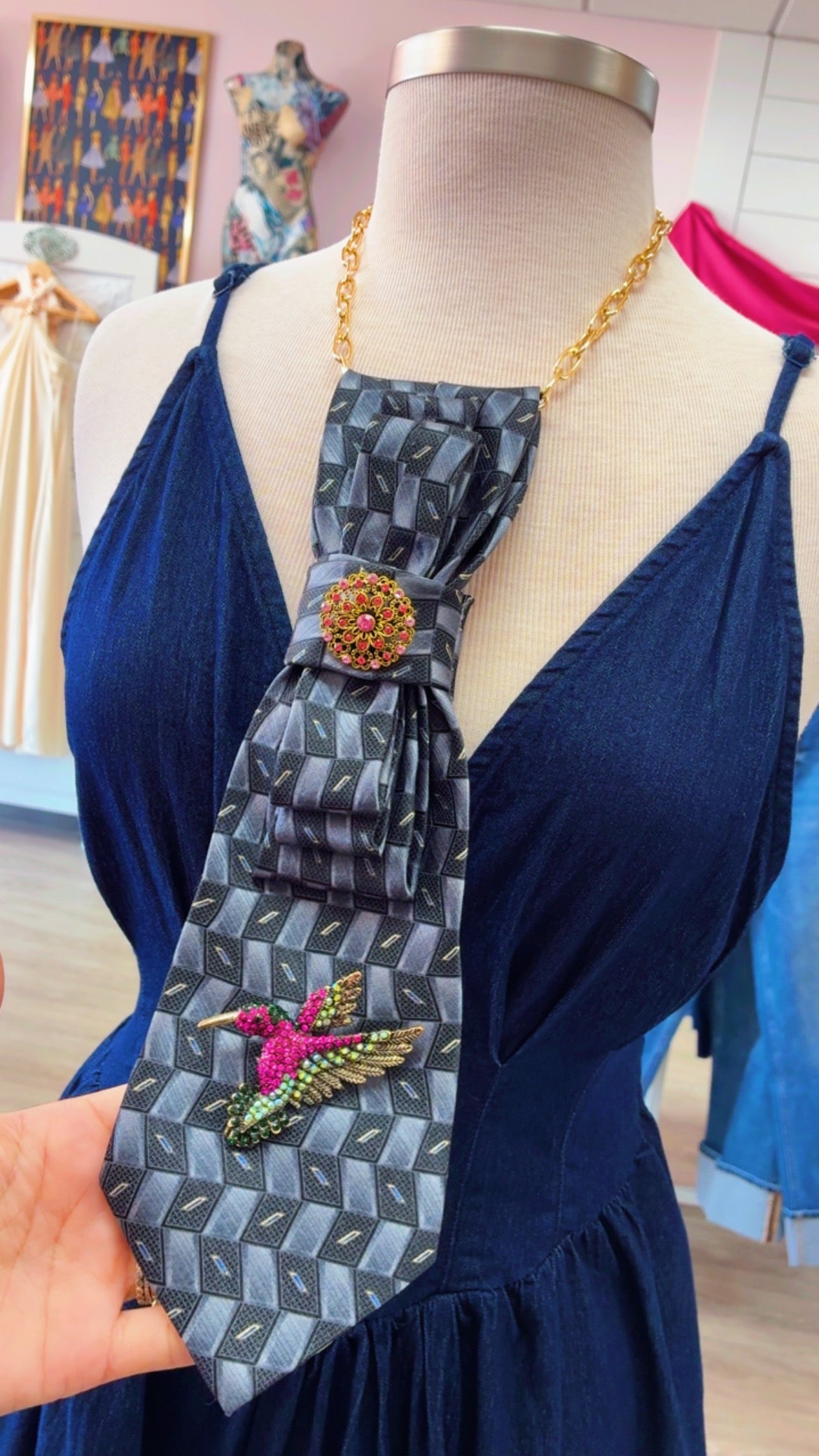 Tie Necklace | Grey Print w/ Hummingbird