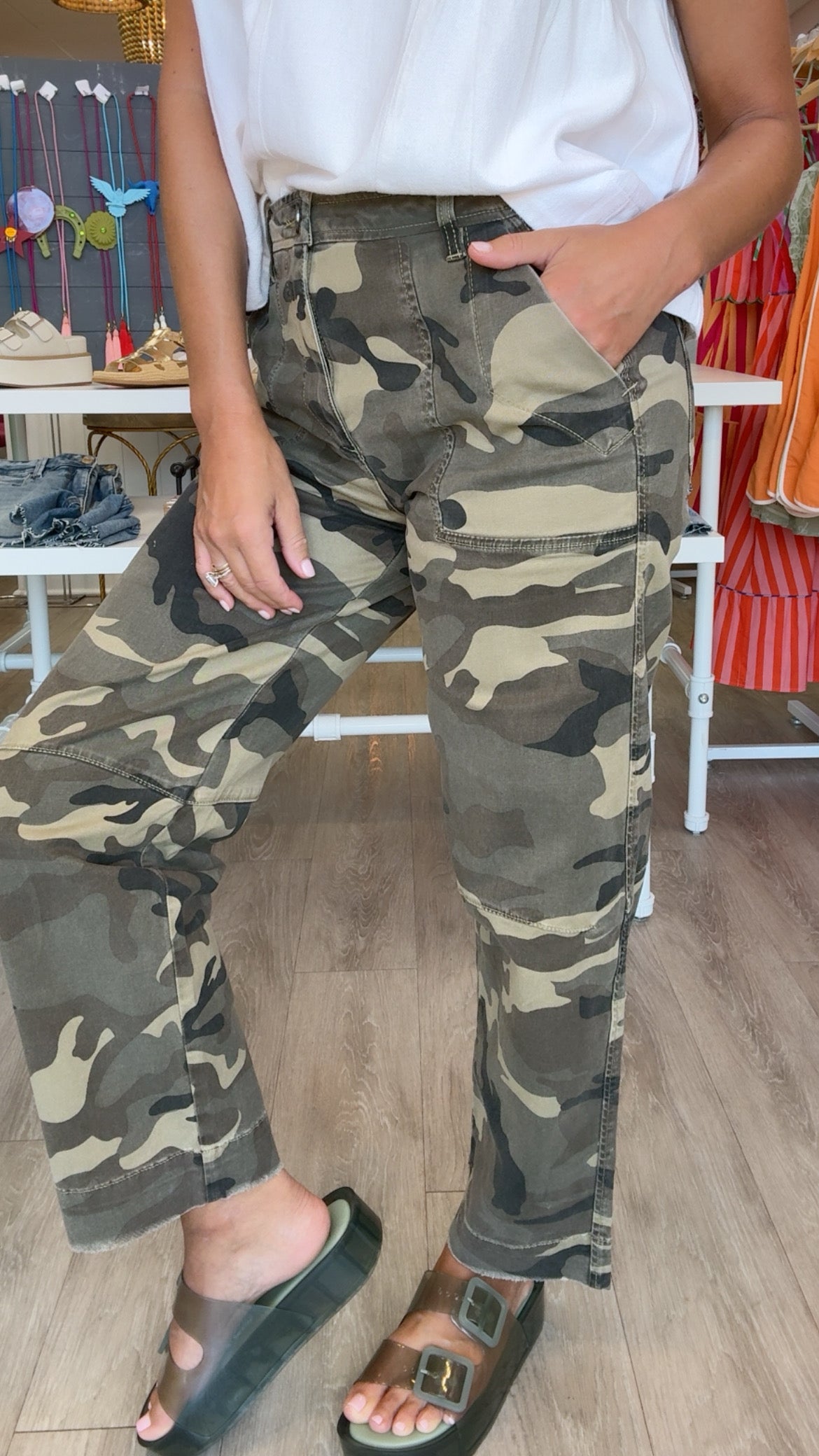 KUT | Ashton Wide Leg Barrel in Olive Camo