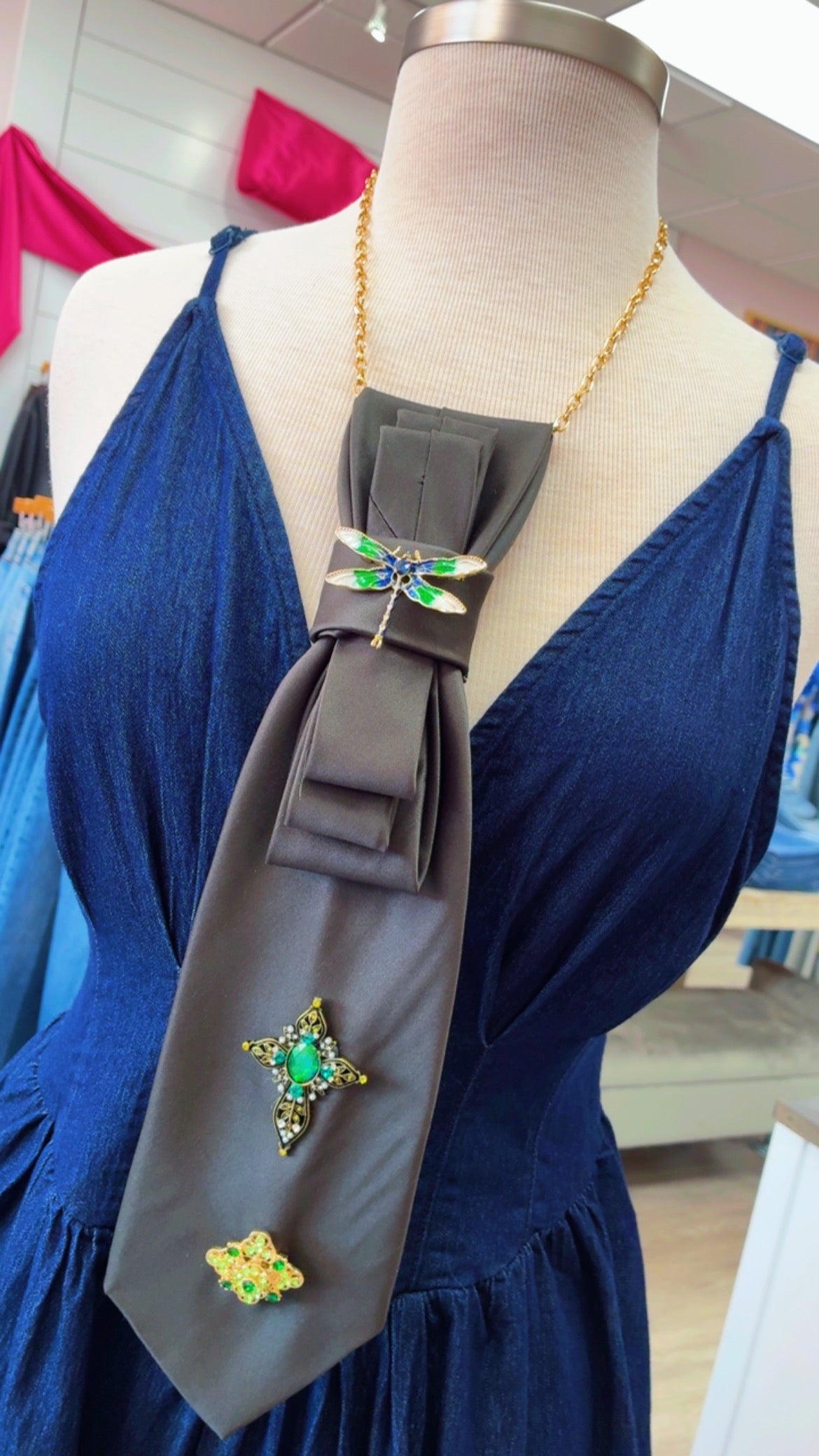 Tie Necklace | Grey + Green Brooches