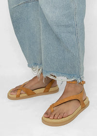 Shushop | Berry Camel Sandal