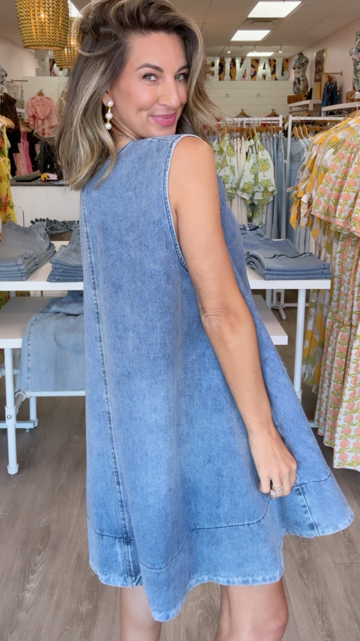 Karlie | Denim Scoop Slv Less Dress (1 LARGE)