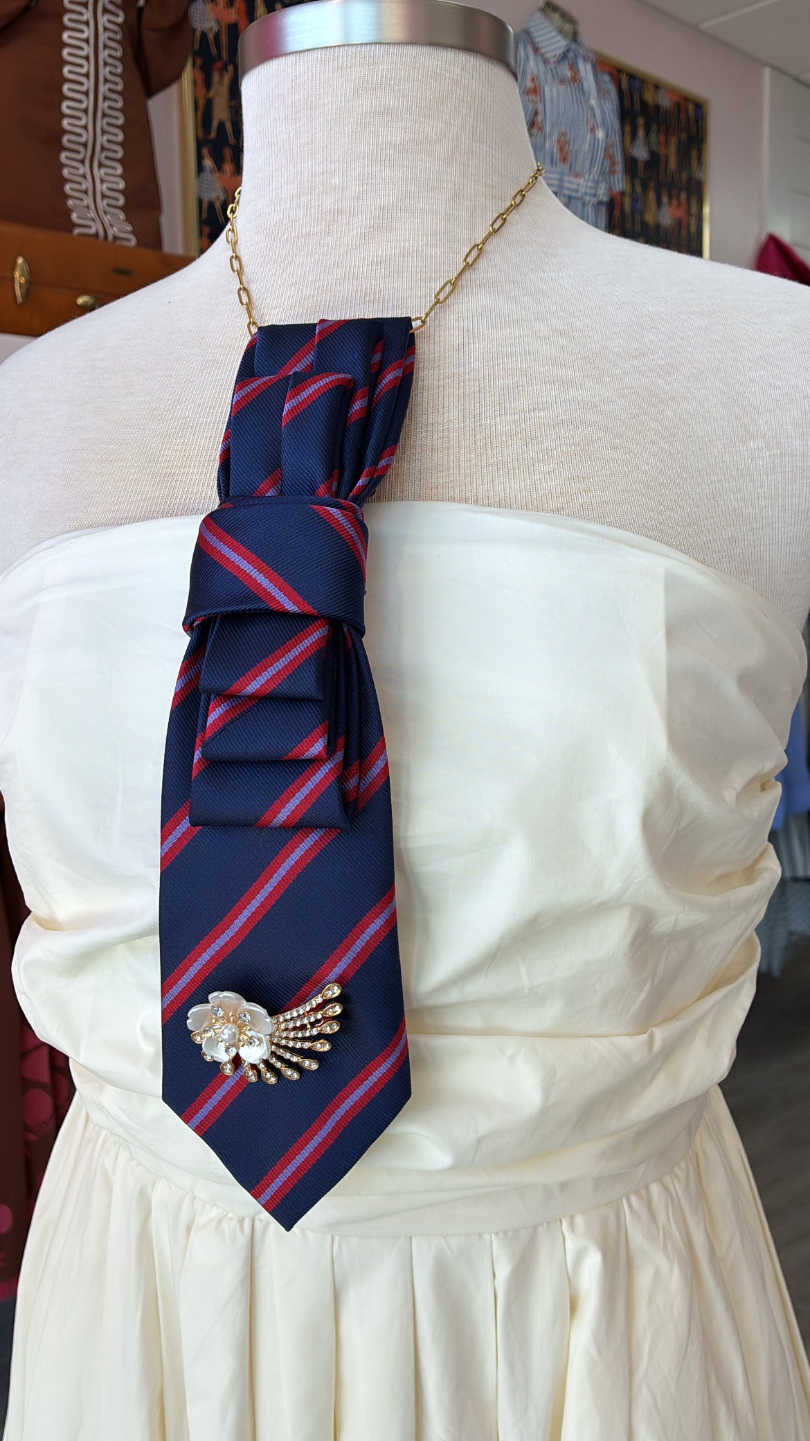 Tie Necklace w/ Brooch | Blue/Red