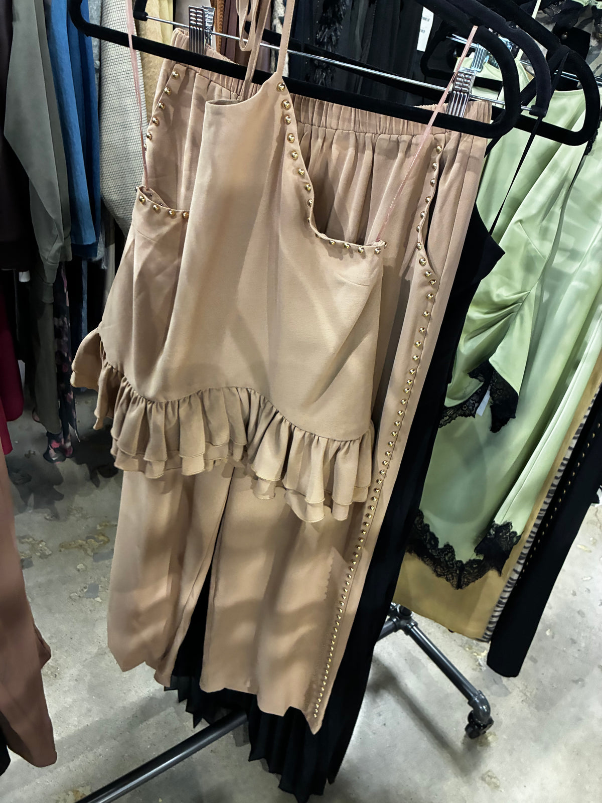 Taupe Side Studded Set
