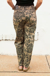 Kut | Ashton High Rise Relaxed in Sand