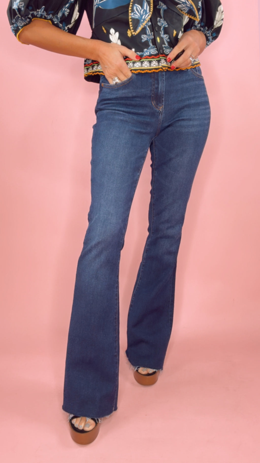 Dear John  Mid Rise Rosa Flare in Almelo