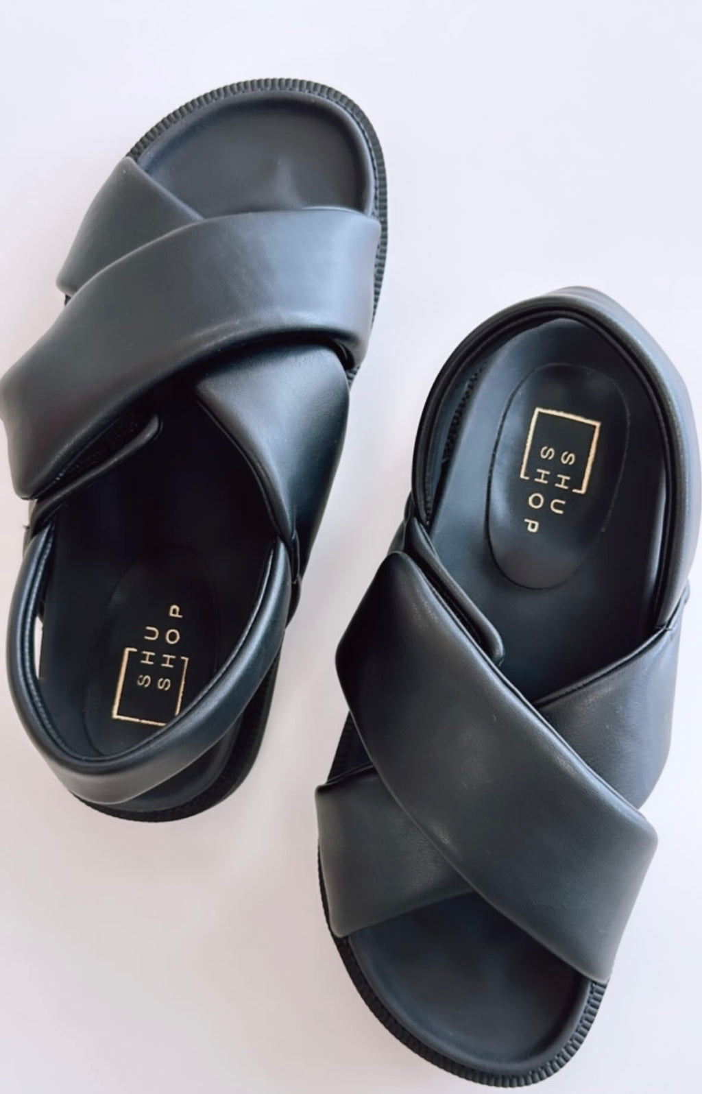 Shushop Delta Black Criss Cross Velcro Sandals (SIZE 6)