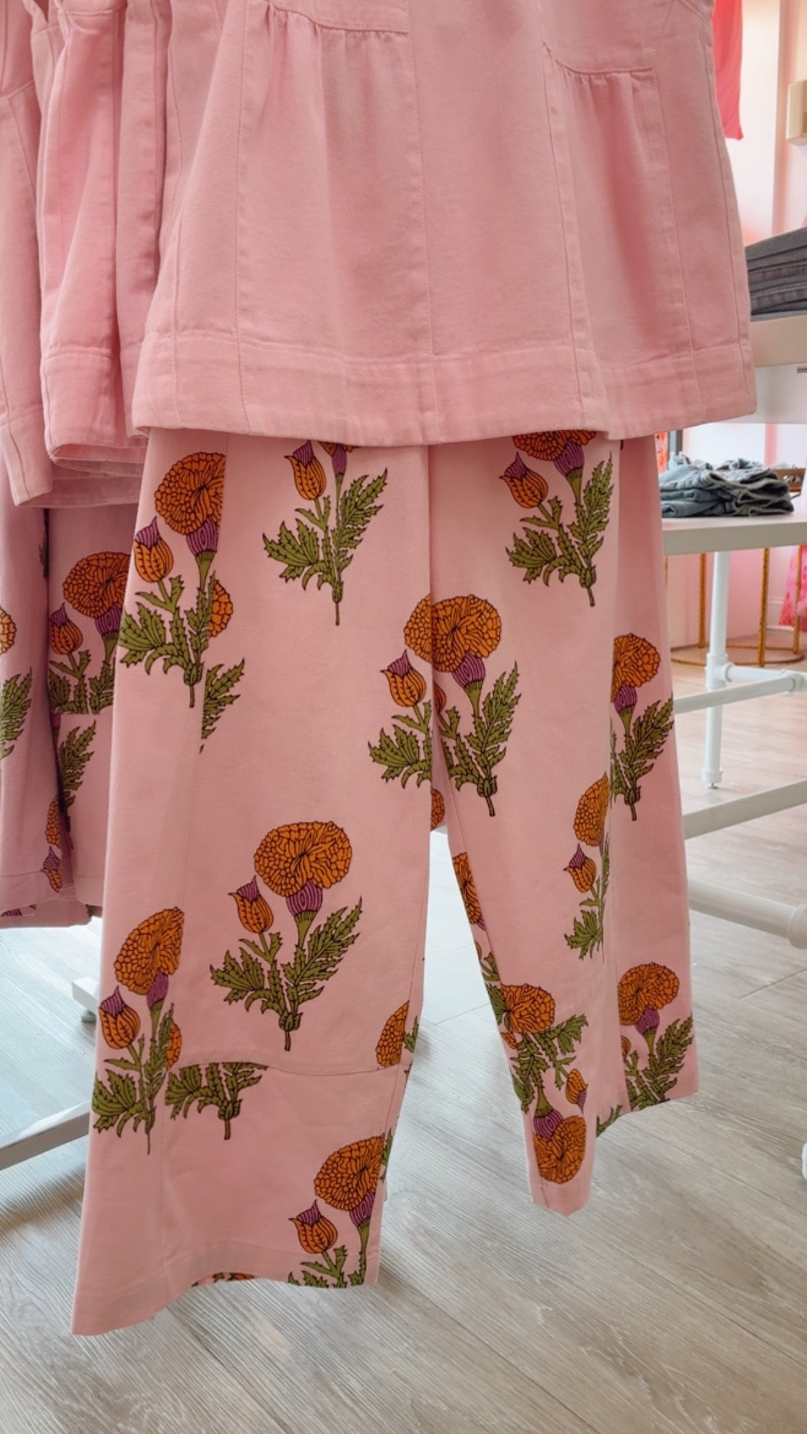 Ivy Jane | Pink Mum Floral Barrel Pant (1 MEDIUM)