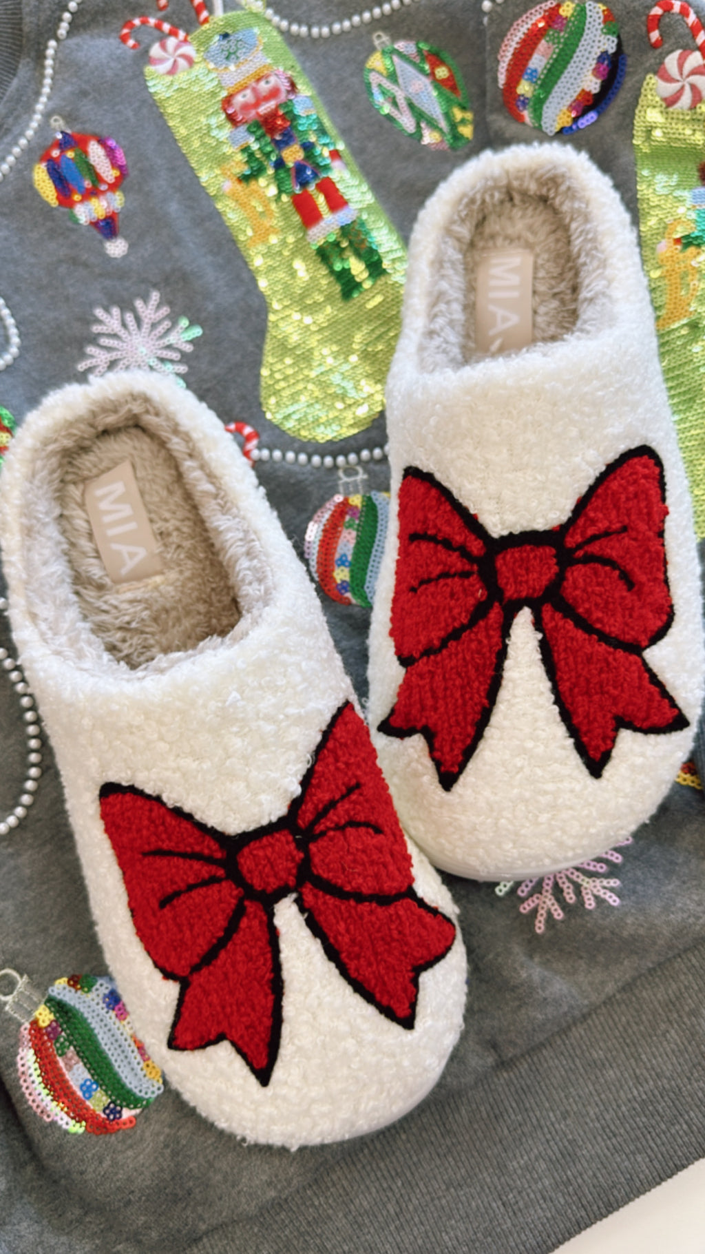 Red Bow Slippers (SIZE 9)