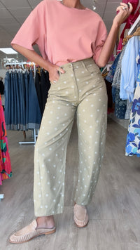 Rylee+Cru | Green Daisy Embroidered Barrel Jean