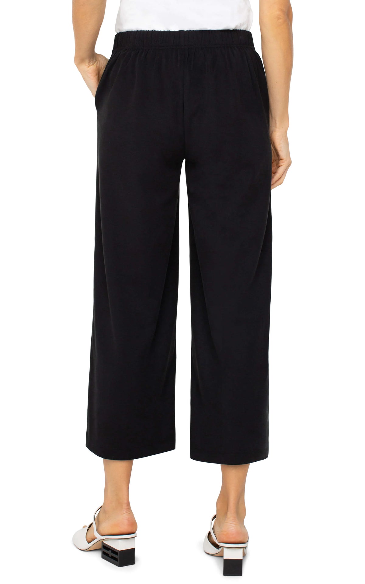 Liverpool | Pull on Wide Leg Crop Trouser in Black (1 LARGE)