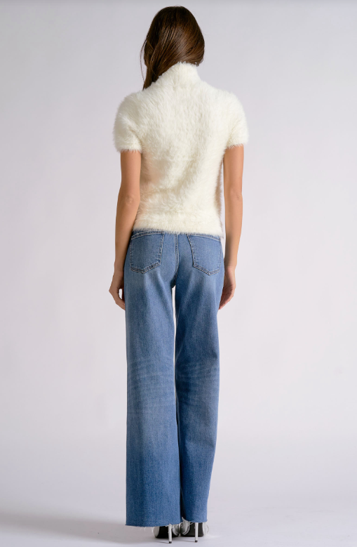 Elan | Fuzzy White Sweater
