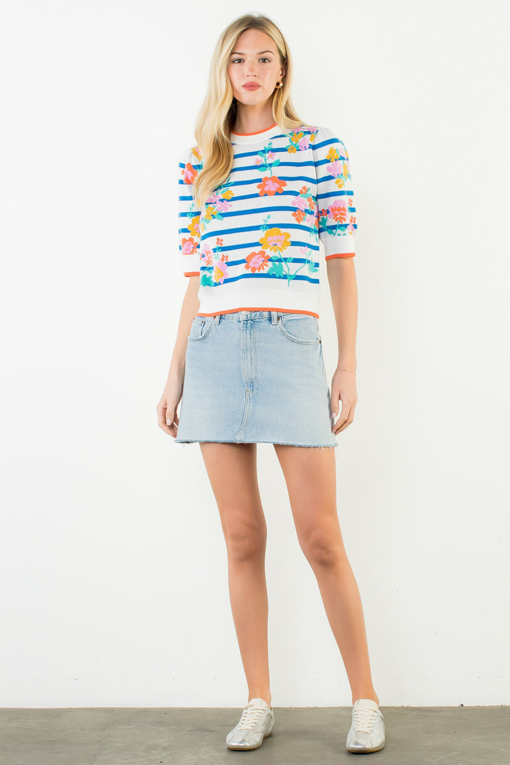 THML Short Sleeve Floral Knit Top (1 XS)